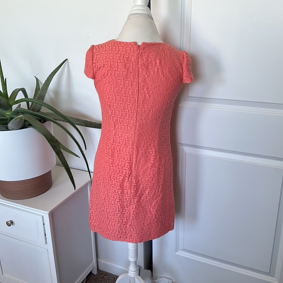 Coral pink lace eyelet fitted midi dress with cap sleeves - Picture 7 of 9